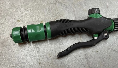 Lanza riego extensible con grifo