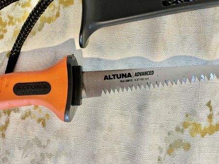 Sierra ALTA CALIDAD con dentado Japonés.