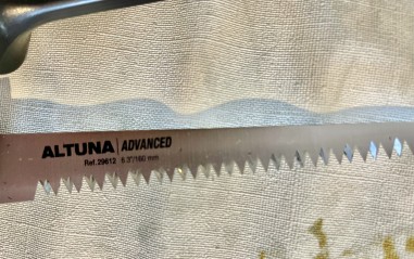 Sierra ALTA CALIDAD con dentado Japonés.